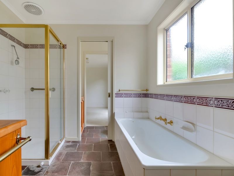 31 De Burgh Road, Drysdale VIC 3222