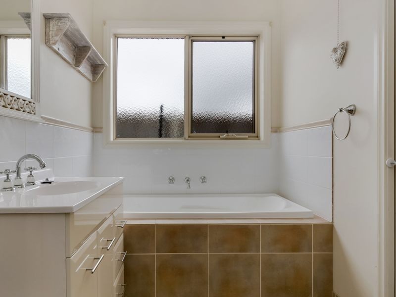 39 Warrawee Road, Leopold VIC 3224