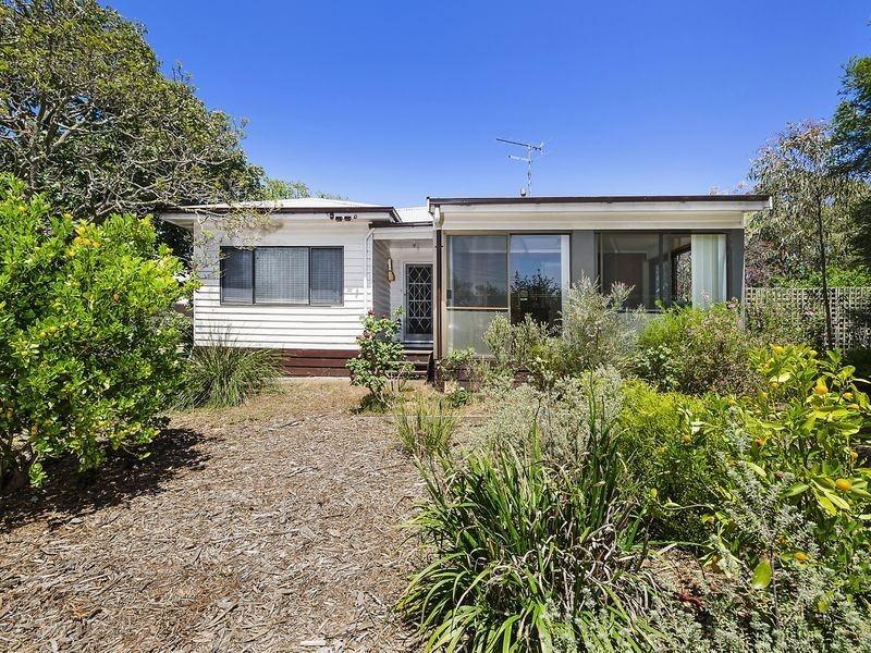 4 De Burgh Road, Drysdale VIC 3222