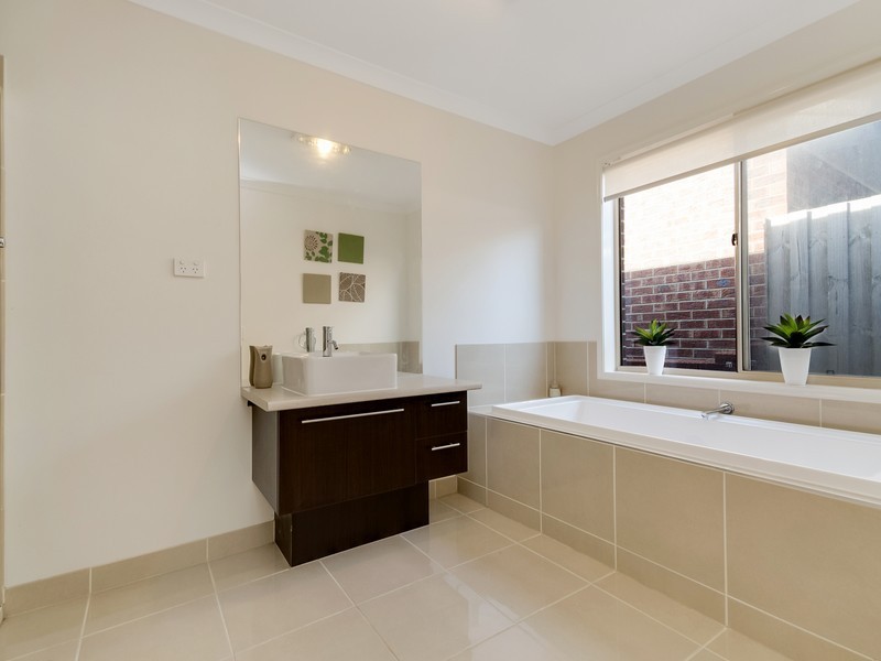 73 Pollard Drive, Leopold VIC 3224
