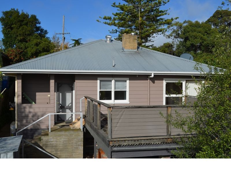 2 Helena Street, Highton VIC 3216