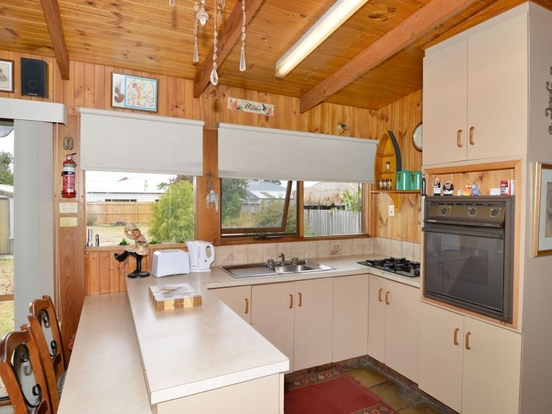 9 Hazel Street, Belmont VIC 3216