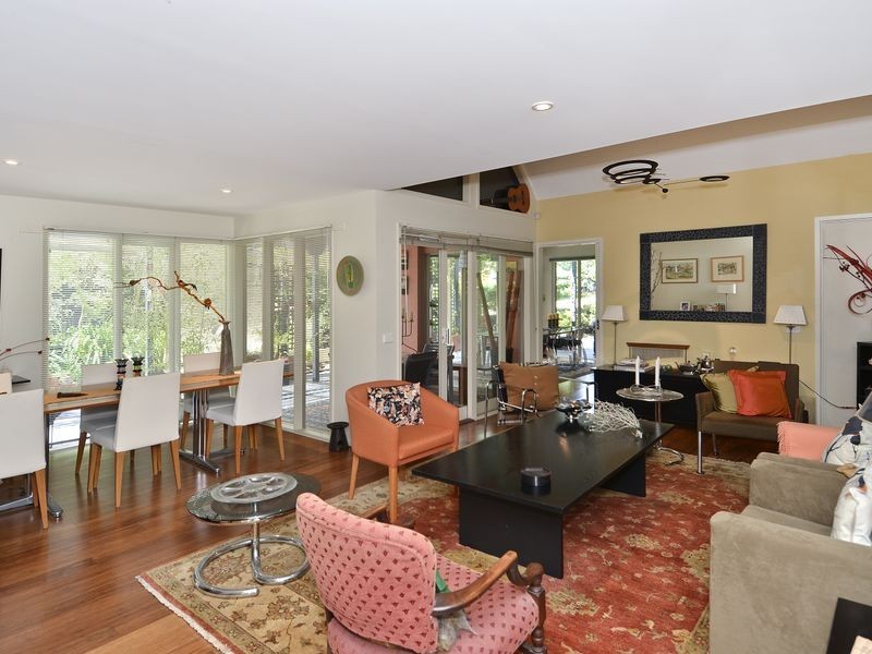 18 Mulquiney Crescent, Highton VIC 3216