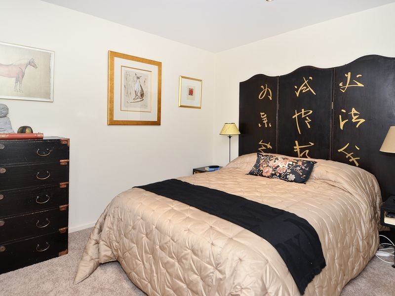 18 Mulquiney Crescent, Highton VIC 3216