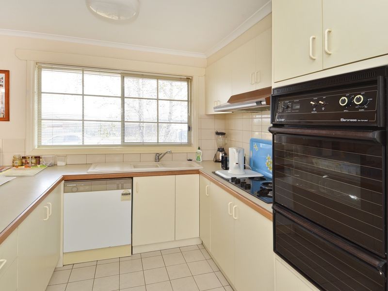 1/174 Thornhill Road, Highton VIC 3216