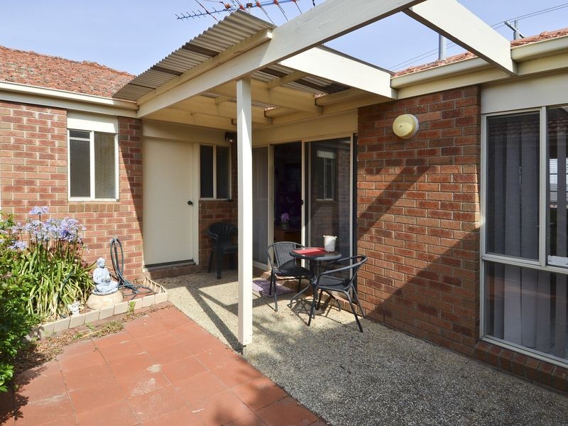 1/174 Thornhill Road, Highton VIC 3216