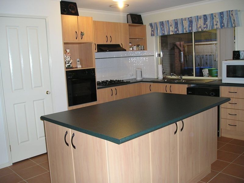 8 Laguna Place, Grovedale VIC 3216