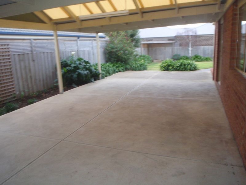 8 Laguna Place, Grovedale VIC 3216