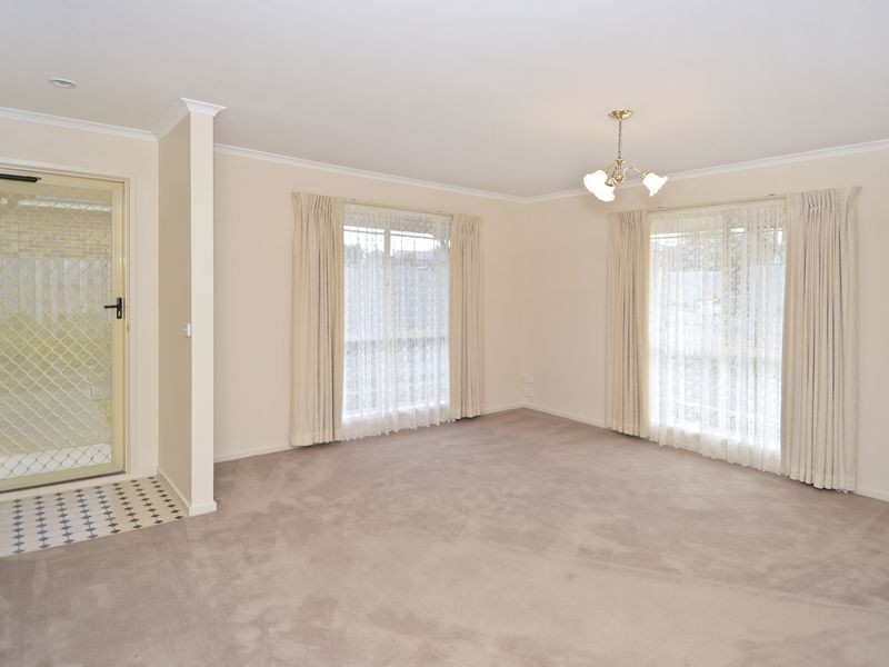 1/68 Mulquiney Crescent, Highton VIC 3216