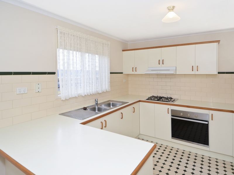 1/68 Mulquiney Crescent, Highton VIC 3216