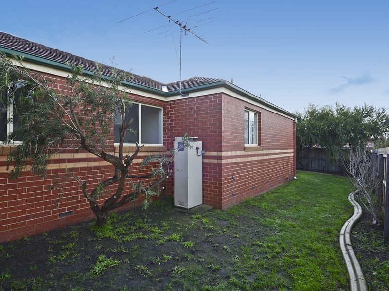 1/68 Mulquiney Crescent, Highton VIC 3216