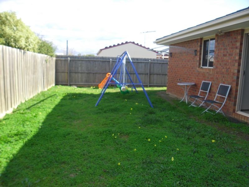 17 Barry Street, Grovedale VIC 3216