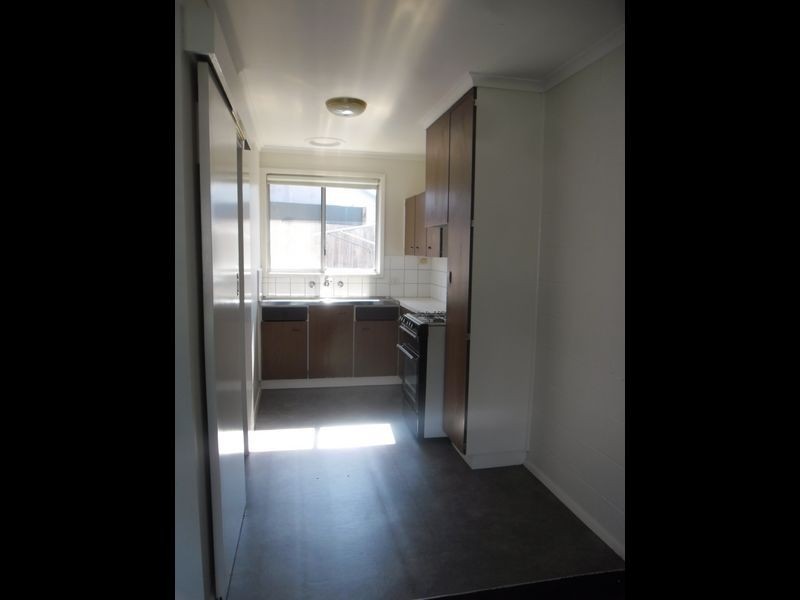 2/5 Edmil Court, Belmont VIC 3216