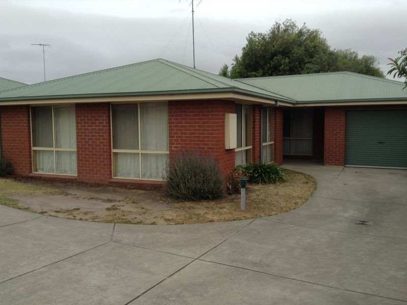 3/4 Broughton Drive, Highton VIC 3216