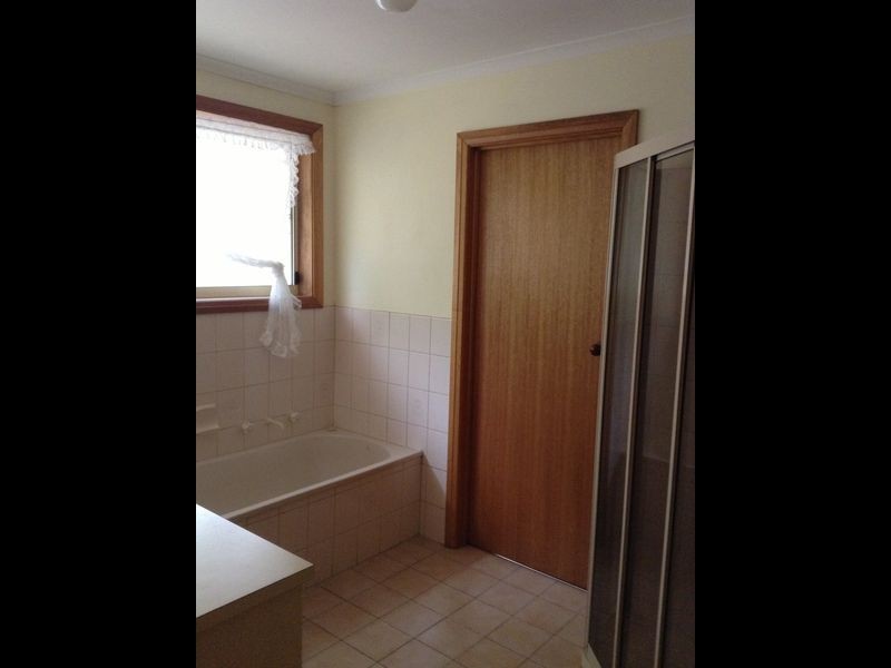 3/4 Broughton Drive, Highton VIC 3216