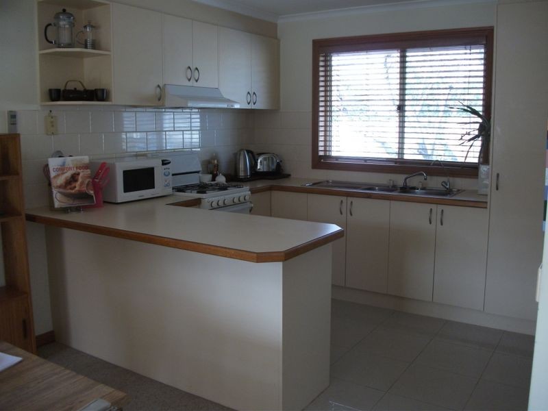 2/38 Waurnvale Drive, Belmont VIC 3216