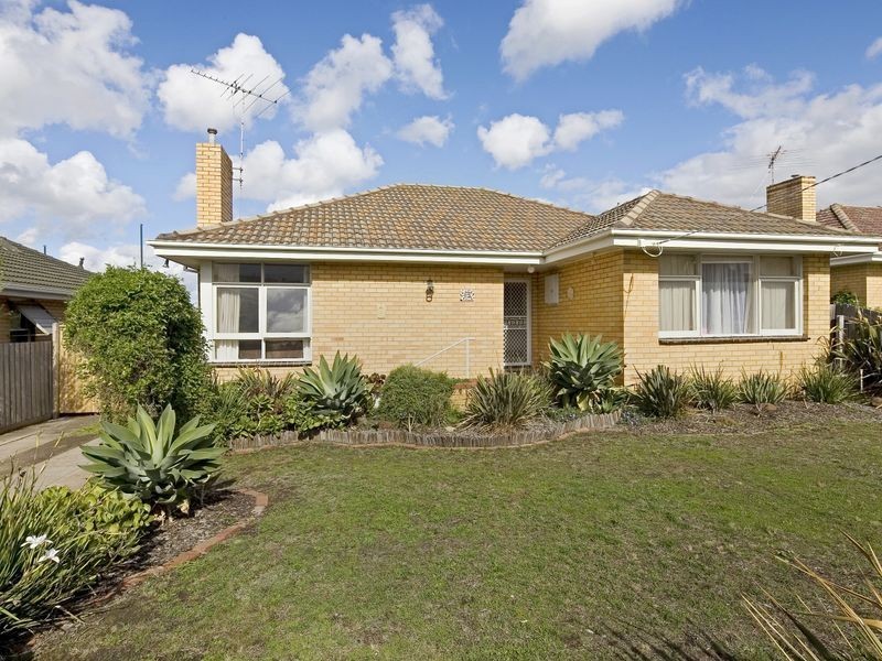 13 Strickland Avenue, Highton VIC 3216