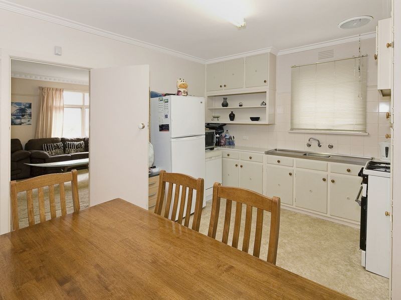 13 Strickland Avenue, Highton VIC 3216