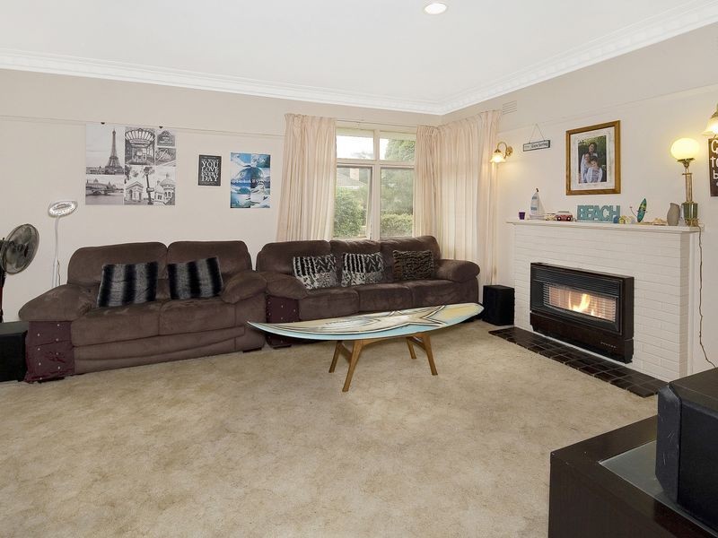 13 Strickland Avenue, Highton VIC 3216