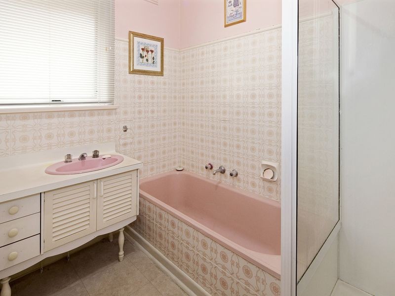 13 Strickland Avenue, Highton VIC 3216