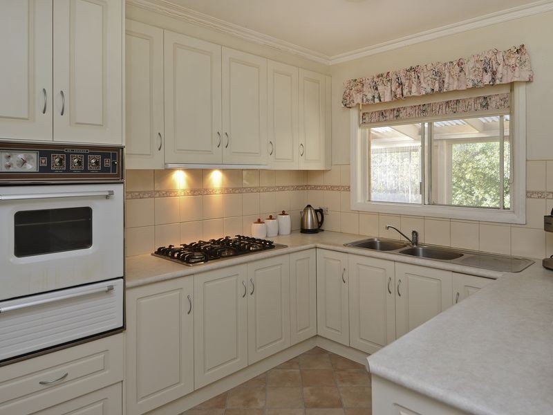 5 Roberts Road, Belmont VIC 3216