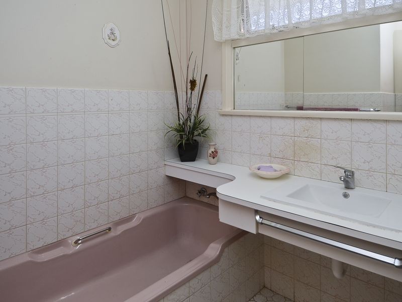 5 Roberts Road, Belmont VIC 3216