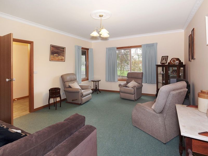 13 Augustine Drive, Highton VIC 3216