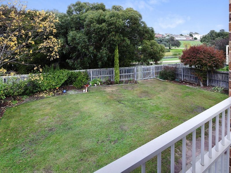 13 Augustine Drive, Highton VIC 3216