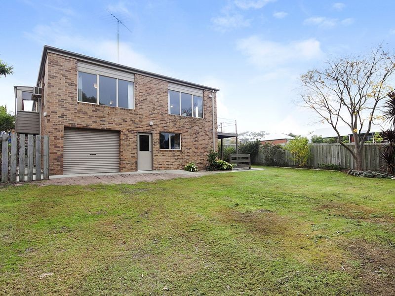 13 Augustine Drive, Highton VIC 3216