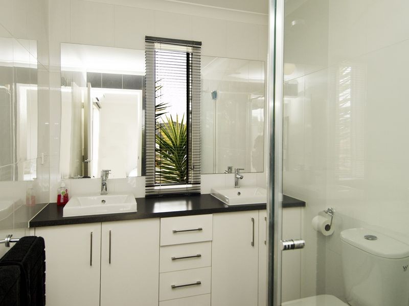 22-23 Viogner Place, Waurn Ponds VIC 3216