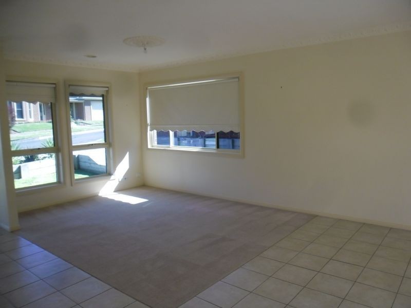 24 Molesworth Drive, Highton VIC 3216