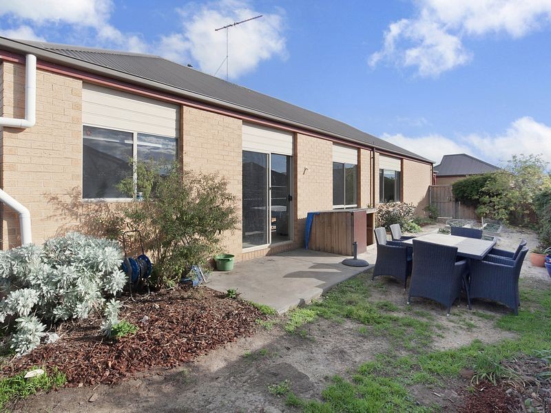 15 Chambers Court, Marshall VIC 3216