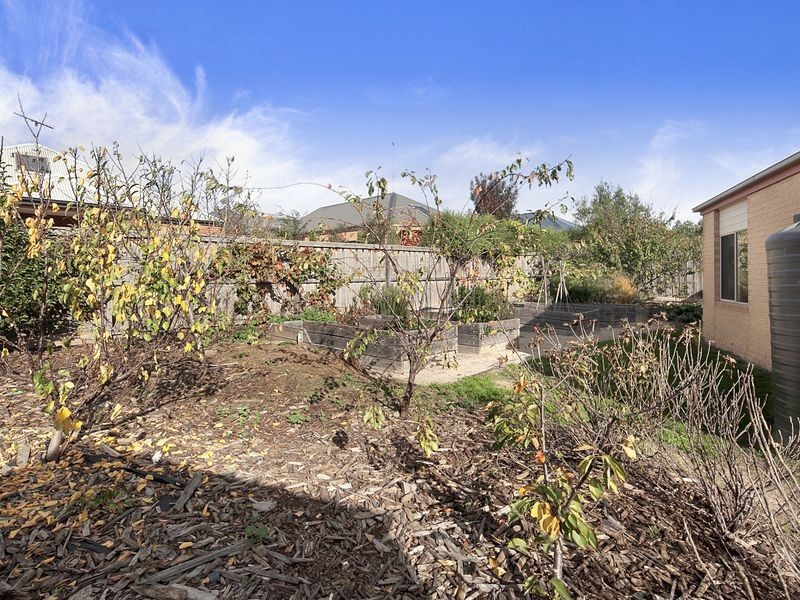 15 Chambers Court, Marshall VIC 3216