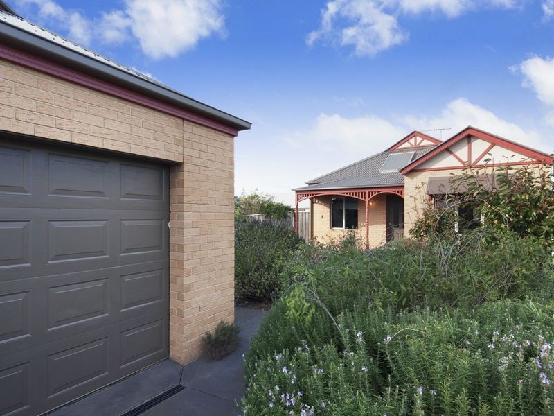 15 Chambers Court, Marshall VIC 3216