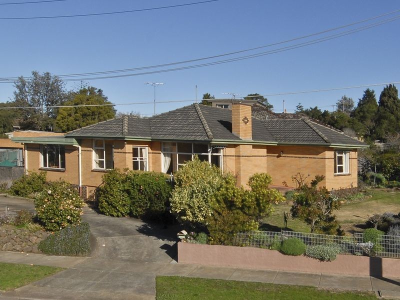 81 Thornhill Road, Highton VIC 3216