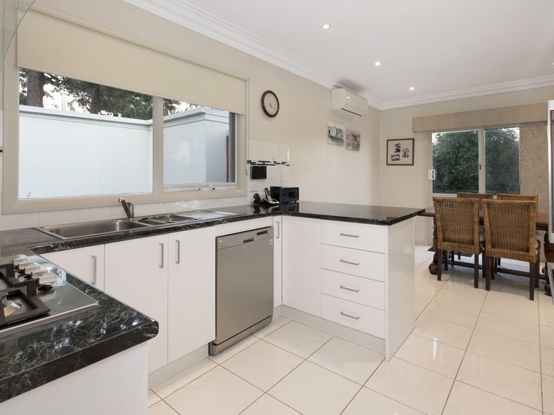 6 South Valley Road, Highton VIC 3216