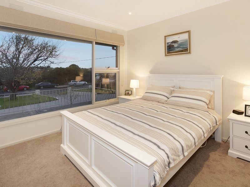 6 South Valley Road, Highton VIC 3216