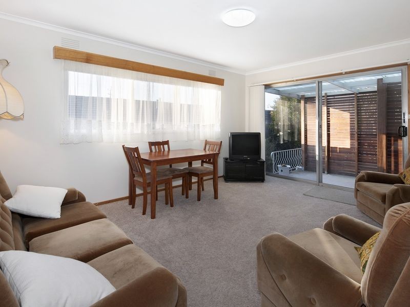 6 South Valley Road, Highton VIC 3216