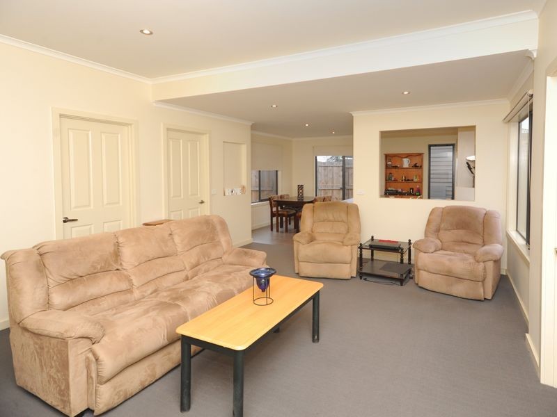 1/51 Tucker Street, Breakwater VIC 3219