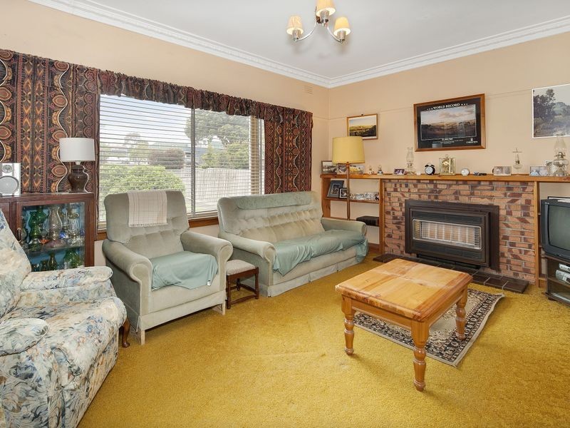 99 Laura Avenue, Belmont VIC 3216