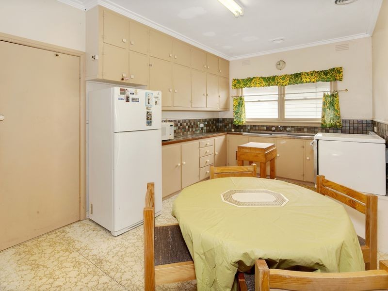 99 Laura Avenue, Belmont VIC 3216