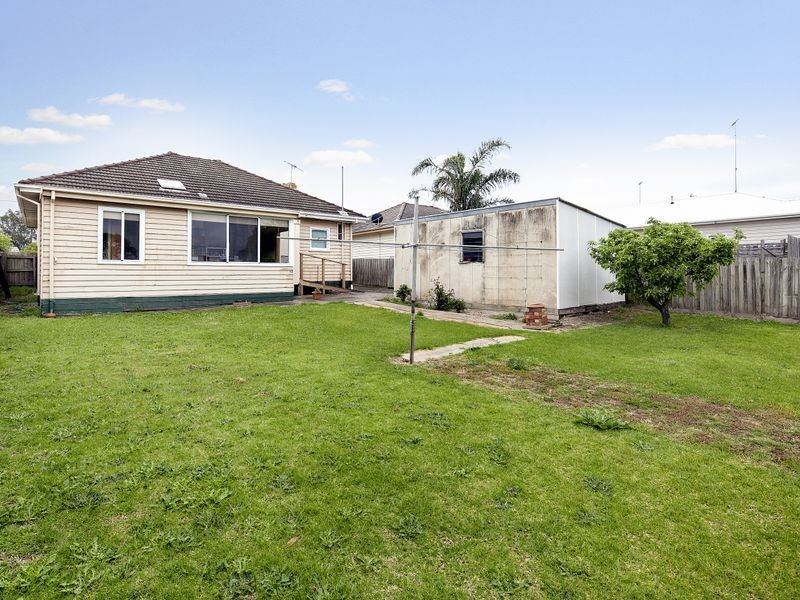 99 Laura Avenue, Belmont VIC 3216