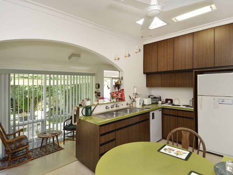 8 Kennedy Grove, Highton VIC 3216