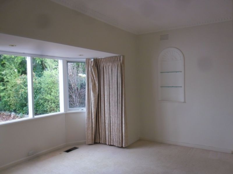 8 Kennedy Grove, Highton VIC 3216