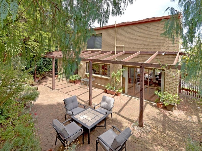 13 Queens Park Road, Highton VIC 3216