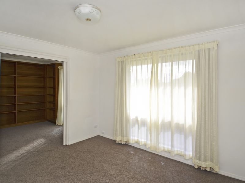 42 Crestmoor Drive, Highton VIC 3216