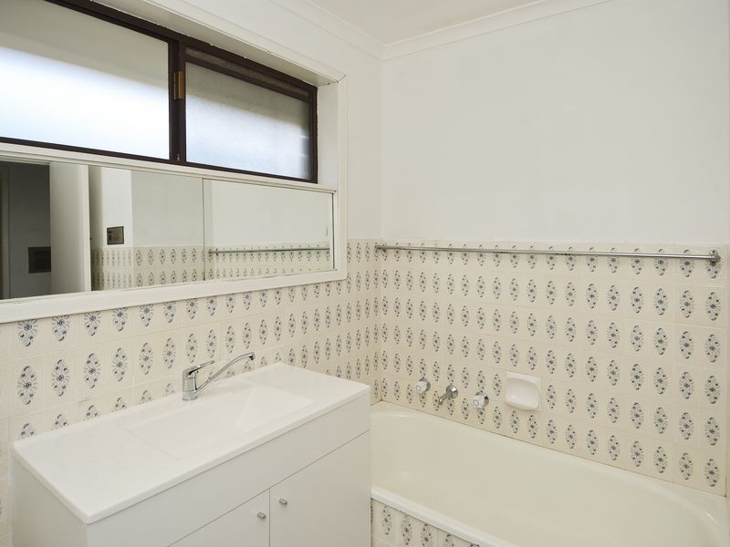 42 Crestmoor Drive, Highton VIC 3216