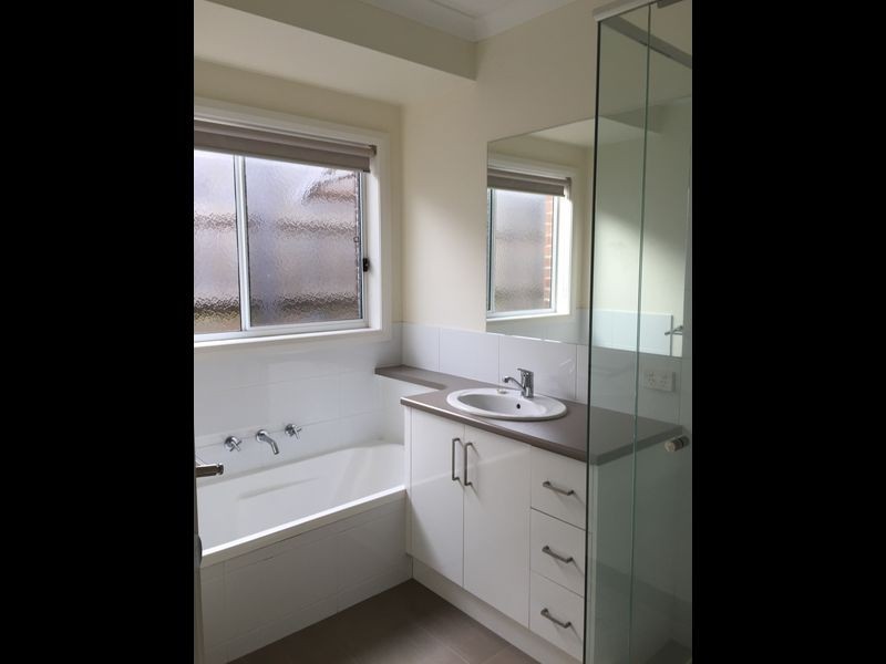 65 Grange Park Drive, Waurn Ponds VIC 3216