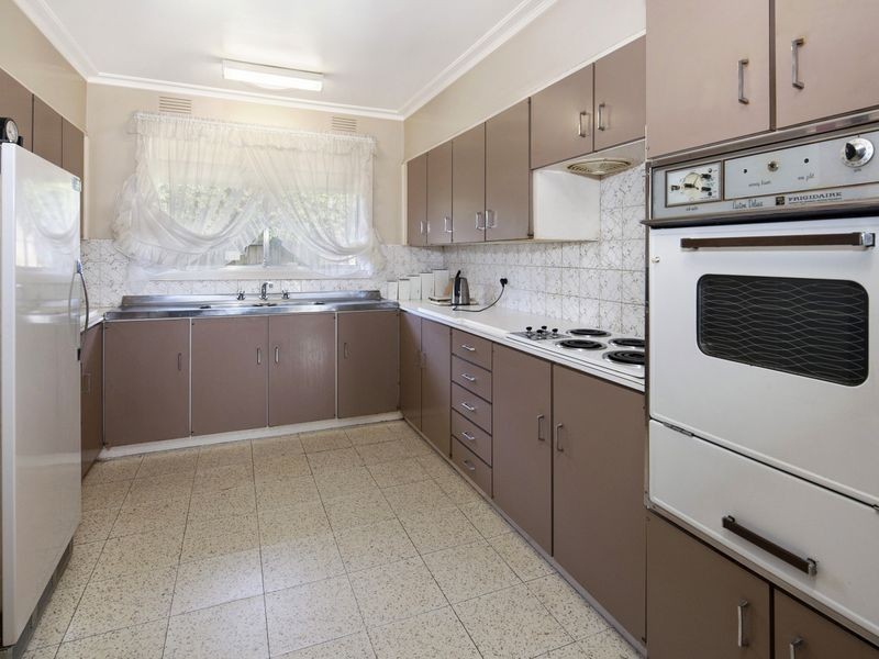 4 Cemaloma Court, Highton VIC 3216