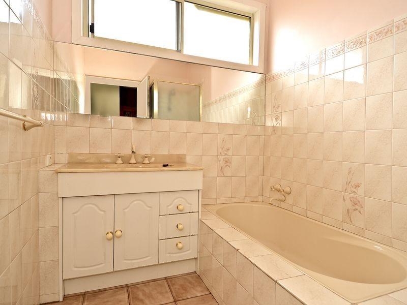 17 Pavo Street, Belmont VIC 3216